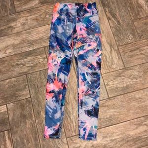 Fabletics—- printed leggings NEVER WORN